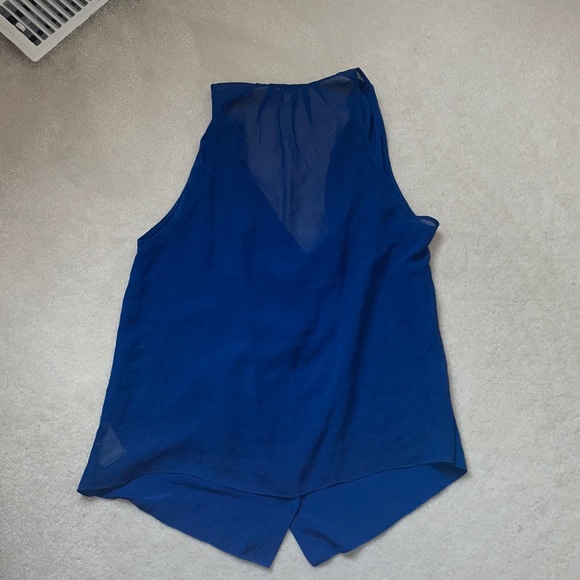 🌷Wilfred 100% Silk Sleeveless blouse - Picture 3 of 11